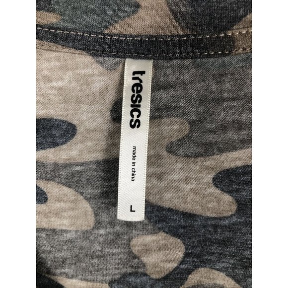 Tresics Top Camouflage Shirt Woman’s V-neck Long Sleeve Tee Shirt Adult Large - Picture 3 of 15